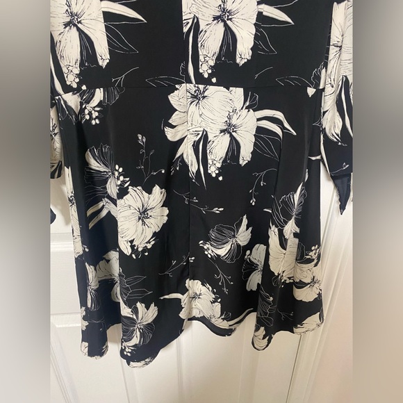 Flare Black Suzy Shier Dress - Picture 3 of 8